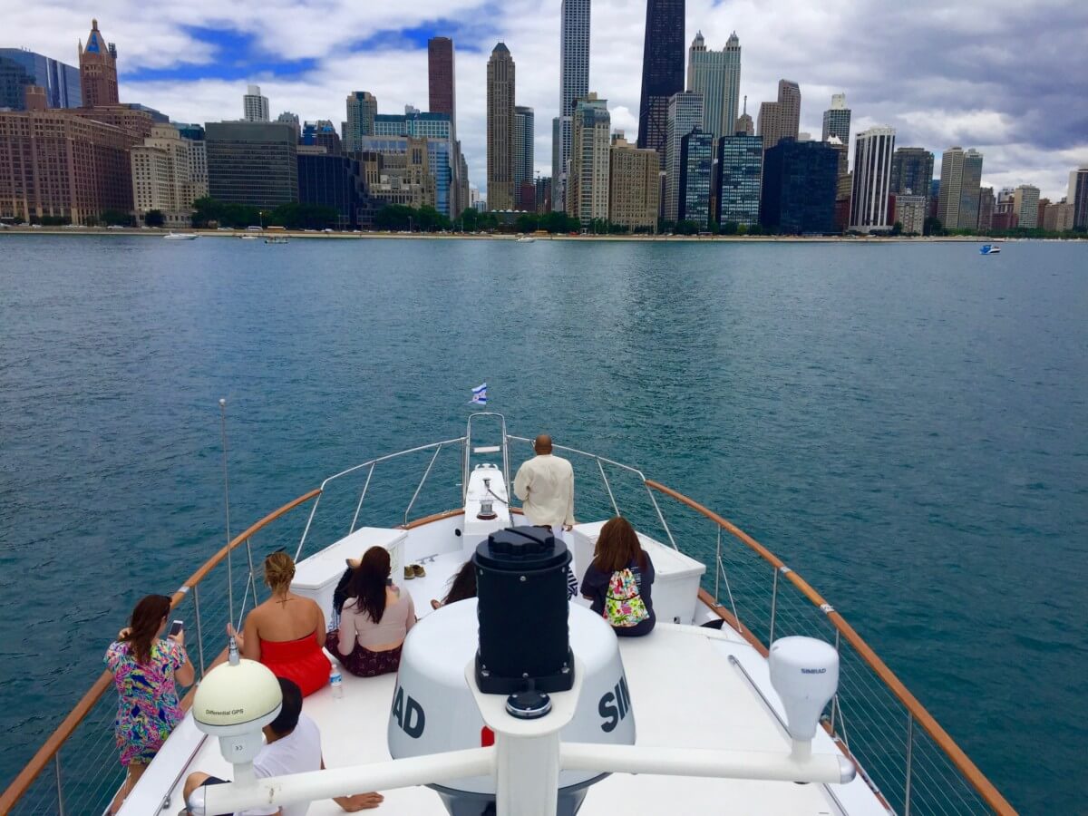 rent yacht chicago